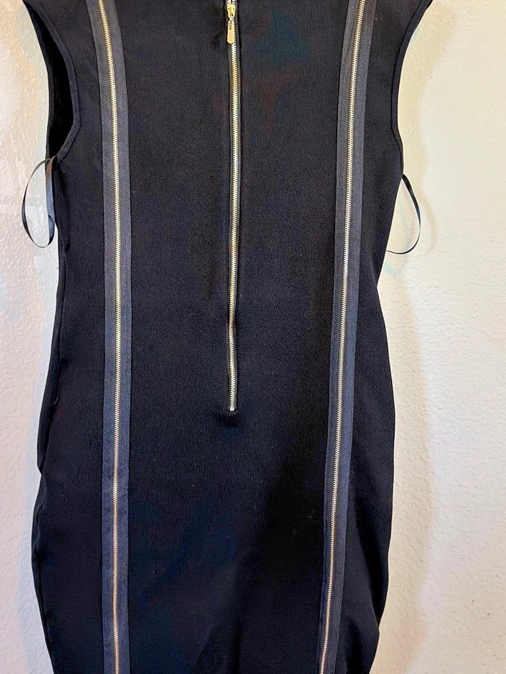 bebe Sleeveless Zipper Mini Dress in Black Like New